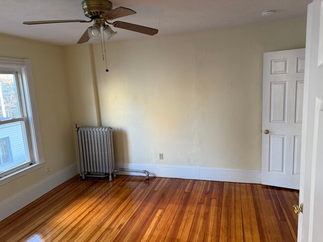 Photo - 592 Salem St