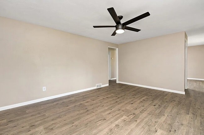 Photo - 122 Bramble St