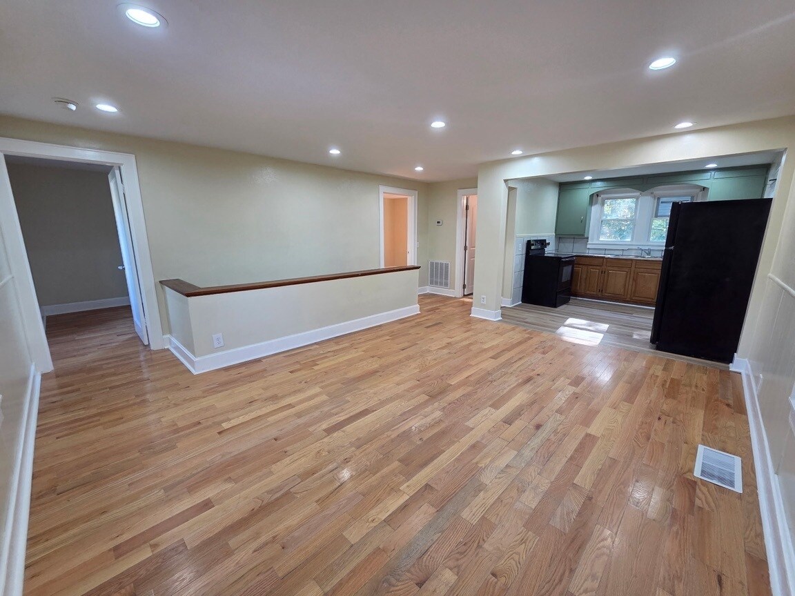 Photo - 530 Broad St