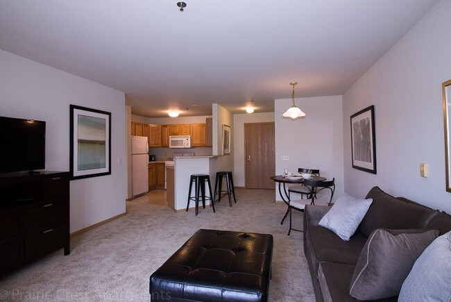 1 BD Living Room - Prairie Crest Apartments