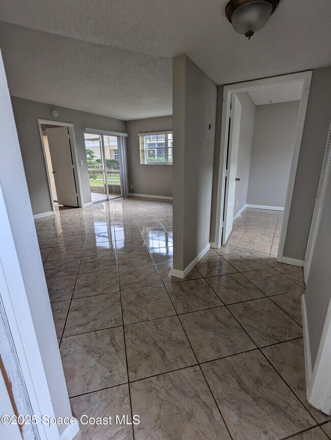 Photo - 1609 Sunny Brook Ln Unit E 104