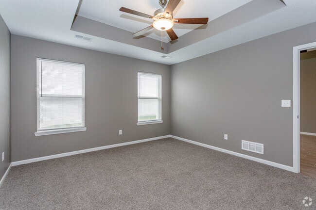 3BR, 2BA - 1177 SF