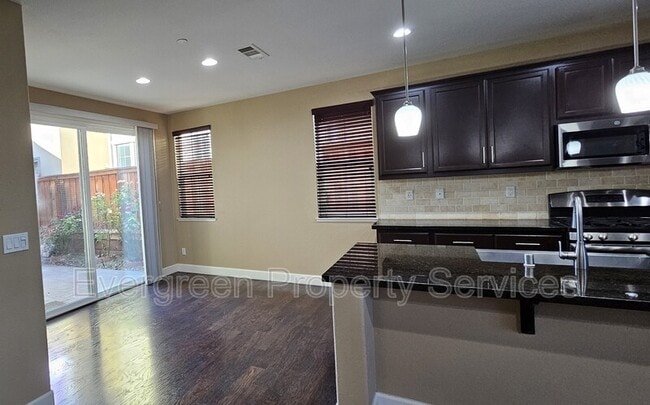 Photo - 894 Willow Bridge Dr