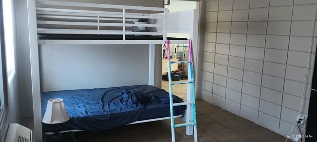 Photo - Furnished Beachside Studio Unit 8