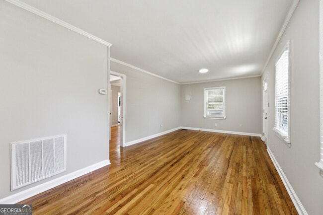 Photo - 1003 Valley Dr