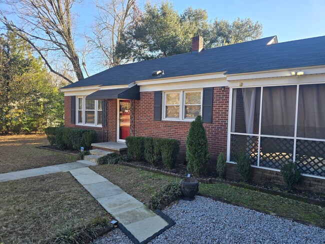 2 bed 1 bath brick house - 2 bed 1 bath brick house