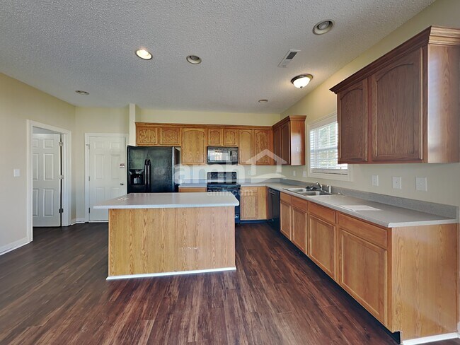 Photo - 9734 Lomax Dr