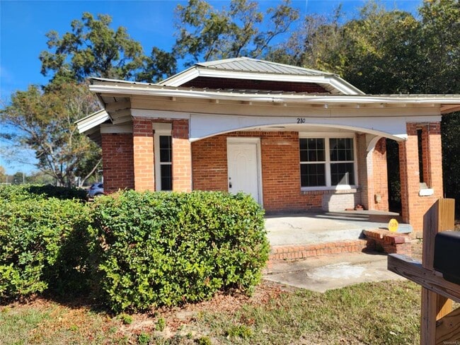 Photo - 210 W Osceola St