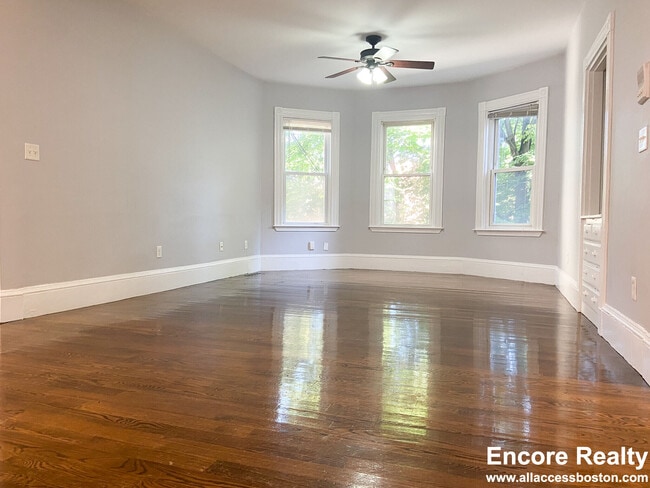 Photo - 19 Parker Hill Ave Unidad 1