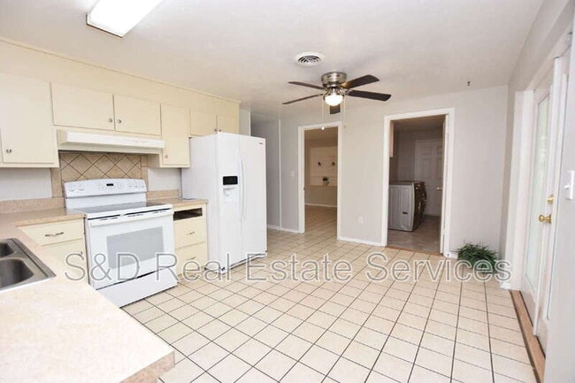 Photo - 1424 Phyllis St