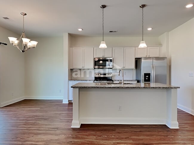 Photo - 317 Azore Way