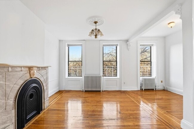 Building Photo - 262 Barrow St