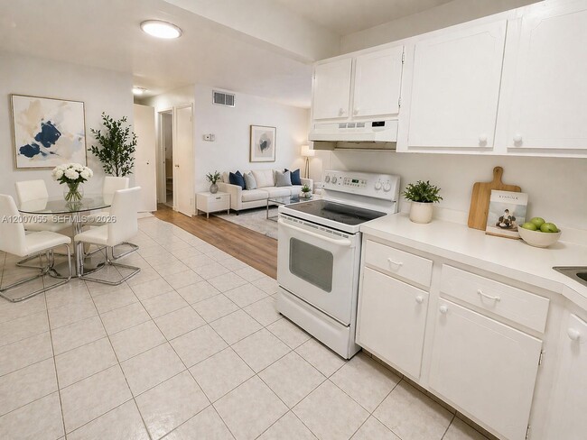 Photo - 1747 Rodman St Unit 308