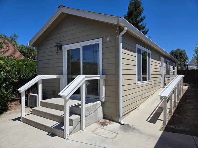 Building Photo - Belthorn Unit ADU