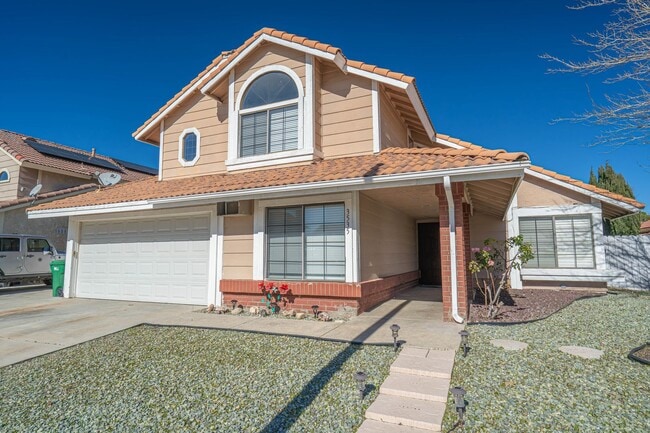 Building Photo - Spacious 4-Bedroom Home with Solar, Pool & Spa in Lancaster!