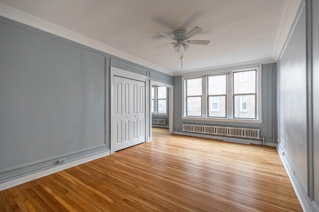 Photo - 1366 W Estes Ave Unit 1H