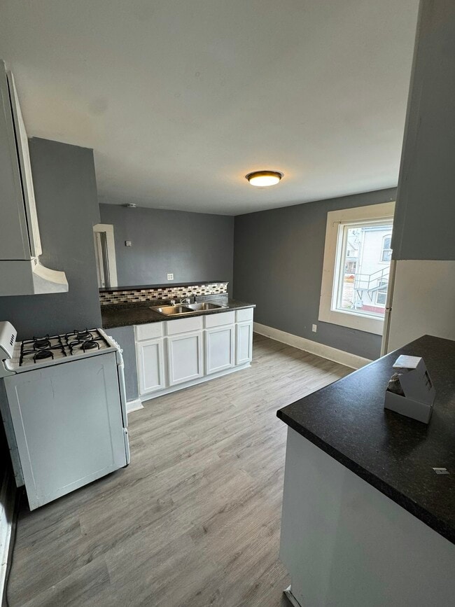 Photo - 2411 61st St