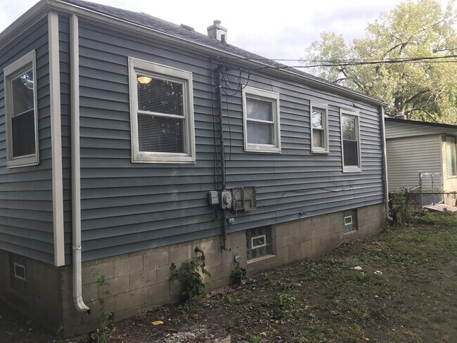 Photo - BEAUTIFUL HOME WITH PERFECT LOCATION!!