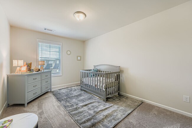 Photo - 140 Pyrus Ln