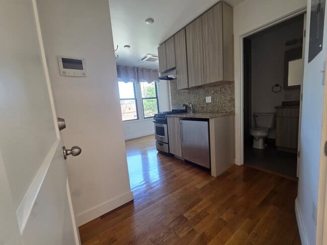 Building Photo - 21 5th St Unit 19