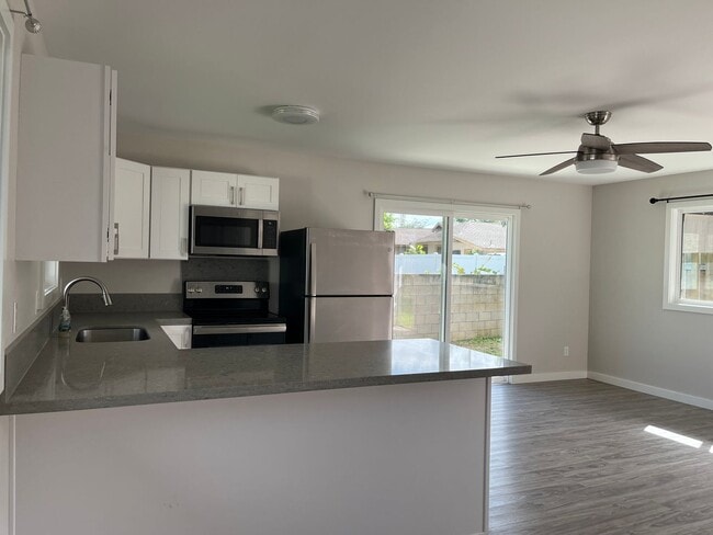 Photo - Kaneohe Duplex - Downstairs unit 2 bedrooms, 1.5 bath with 2 parking stalls - Avail now!