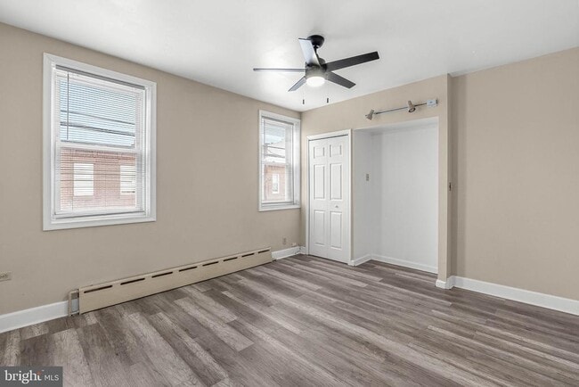 Photo - 2440 Carpenter St