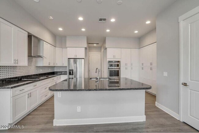 Photo - 1139 N Harold St