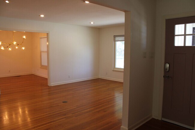 Photo - 2-BEDROOM IN TERRELL HILLS