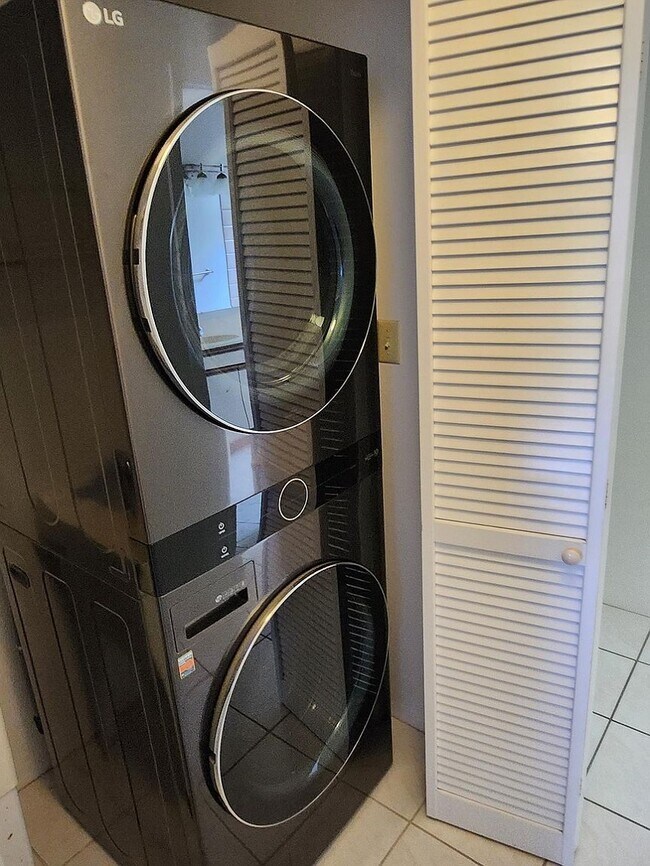 Photo - 2900 10th Ave