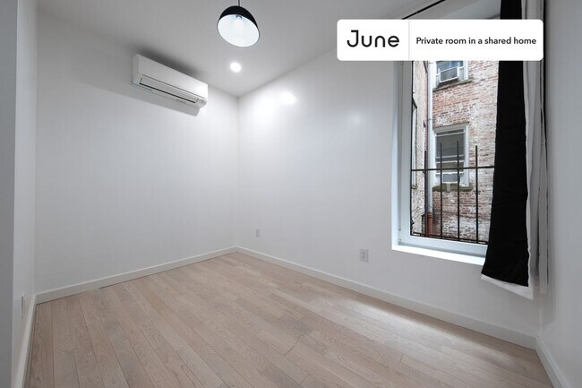 Room in Shared 4 bed/2 bath home in Ditmas Park
