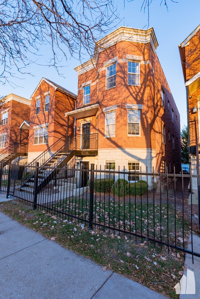 Photo - 1471 N Larrabee St Unit C