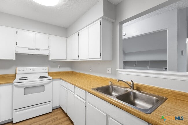 Photo - 6714 Windsor Hollow Dr