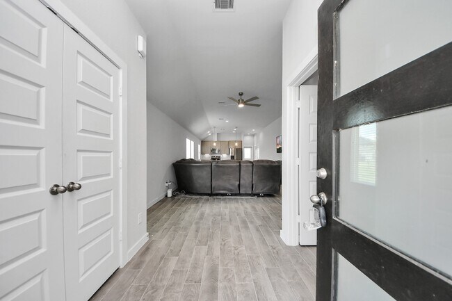 Photo - 2643 Oakleaf Ash Ln