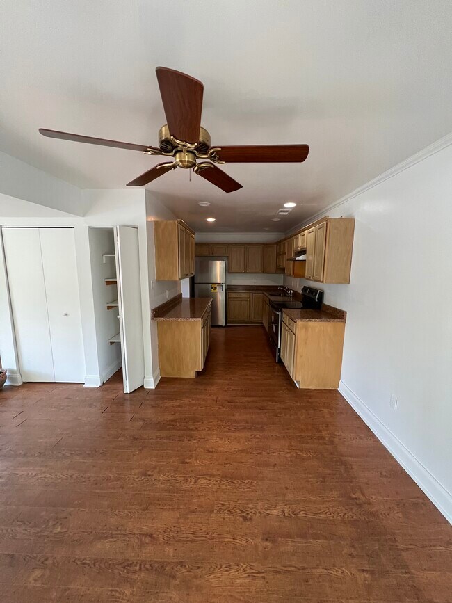 Photo - 7551 Woodbine Dr