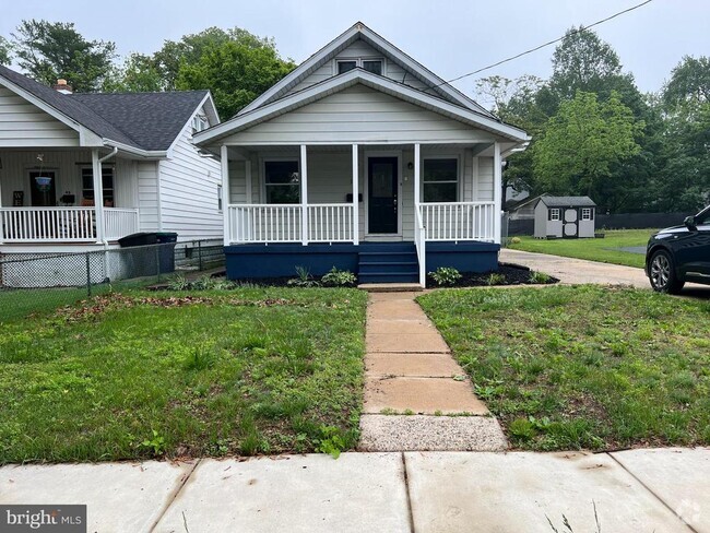 Building Photo - 38 Pressey St Rental