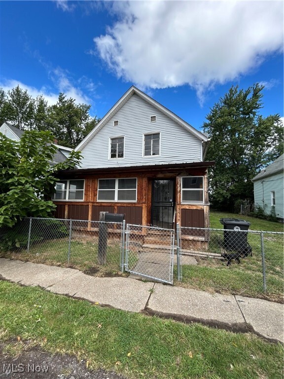 Building Photo - 5910 Pilsen Ave Unit DOWN Rental