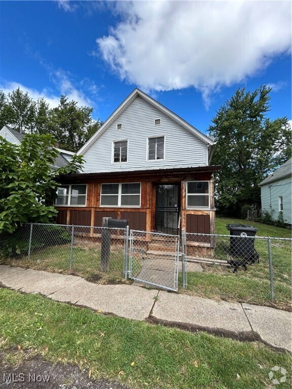 Building Photo - 5910 Pilsen Ave Unit DOWN Rental