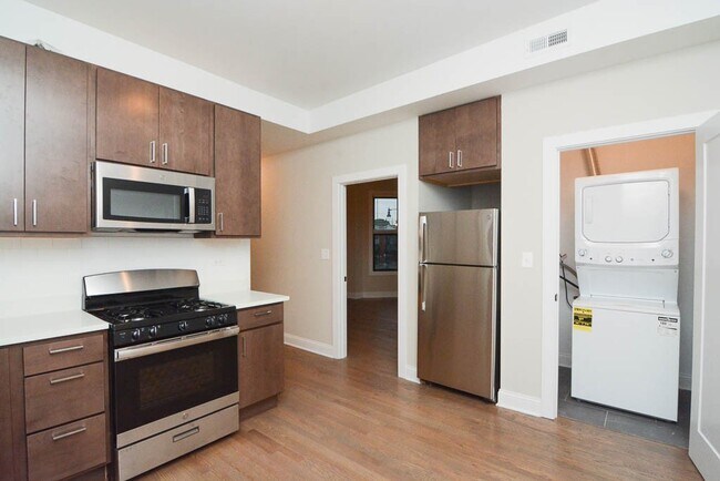 Photo - 3401 W Fullerton Ave Unit 3