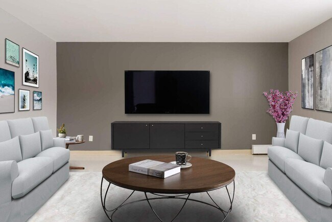 Photo - 1630 Agincourt Av