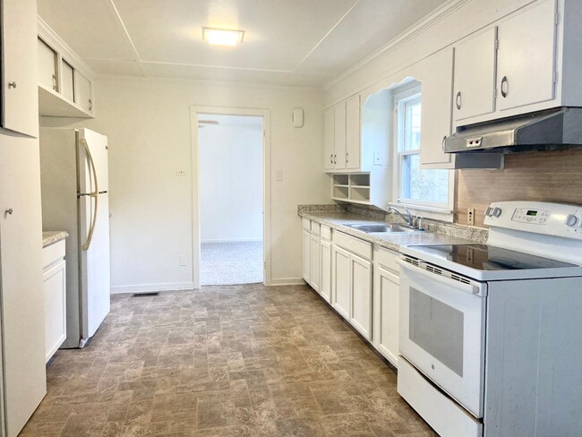 Photo - 804 Maple St