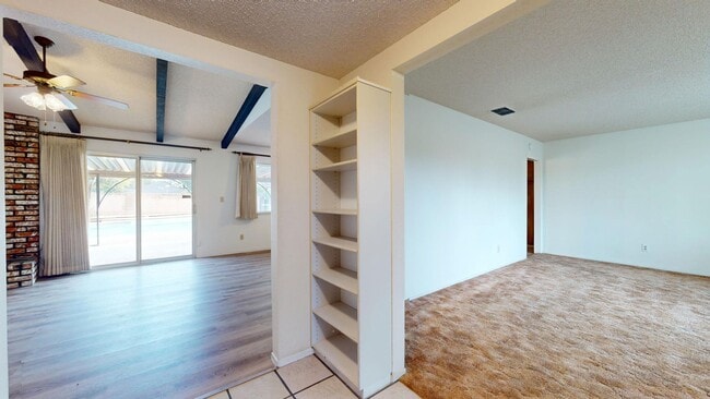 Photo - 827 N Armstrong Ave