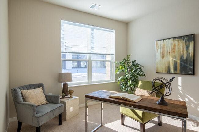 2BR, 2BA - 1038SF