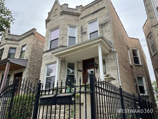 Building Photo - 2714 N Albany Ave Unit 2