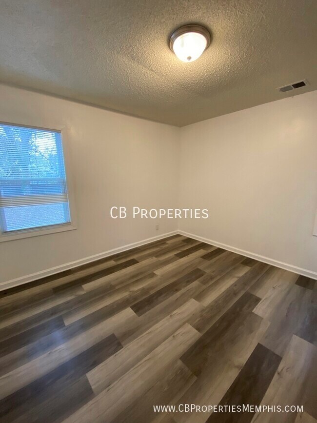 Photo - 1511 Delano Ave