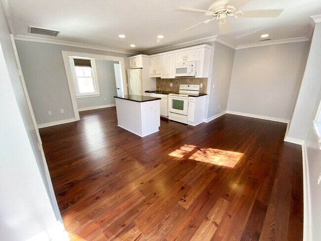Photo - Above-Garage Apartment for Rent in Old Tow... Unit Garage Apartment