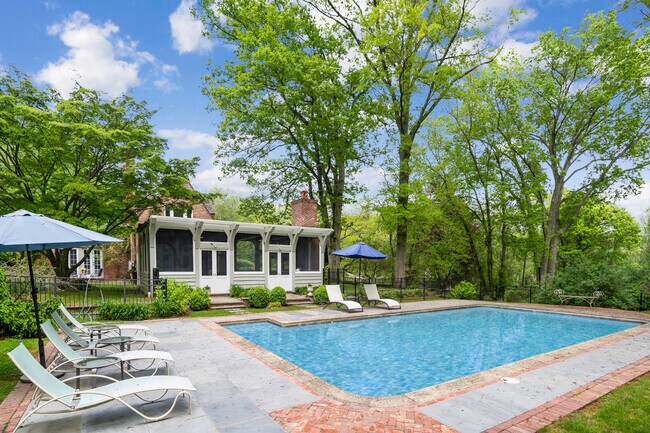 Photo - 25 Winfield Ave