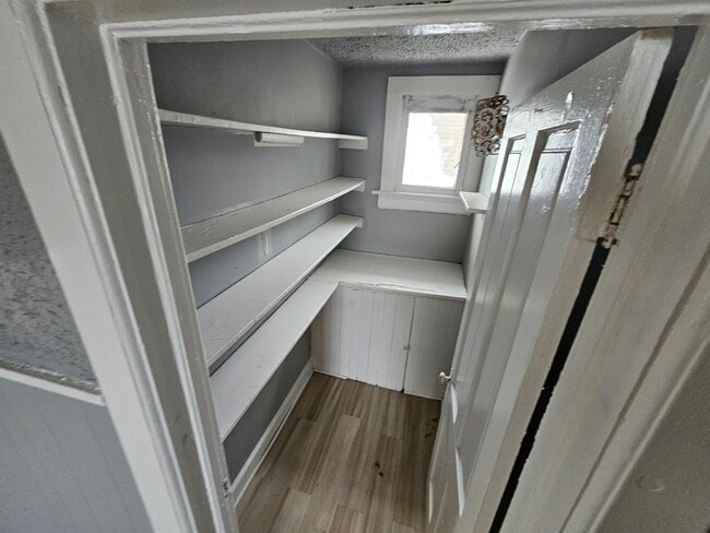 3133 N 42 St