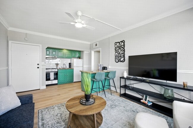 Photo - 311 W Ashley St Unit Renovated High-Rise 1BR