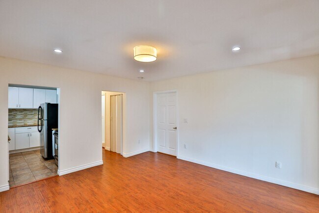 141 N New Hampshire Ave