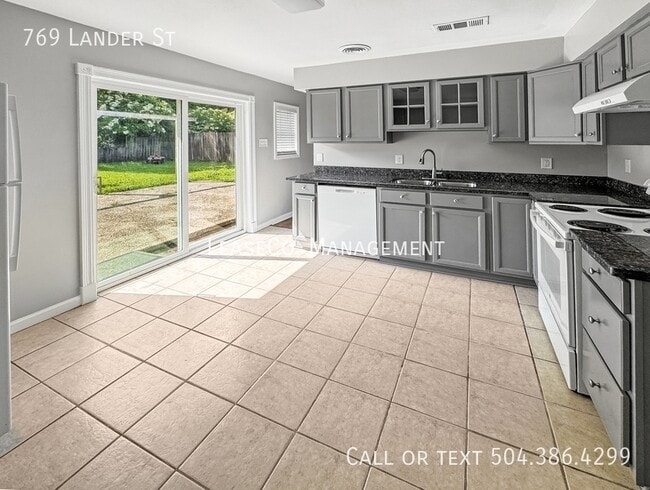 Photo - 769 Lander St